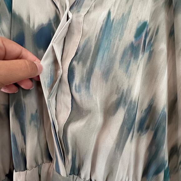 H & M V-Neck Tie-Front Dress, Tie Dye, Size Medium - Picture 11 of 12